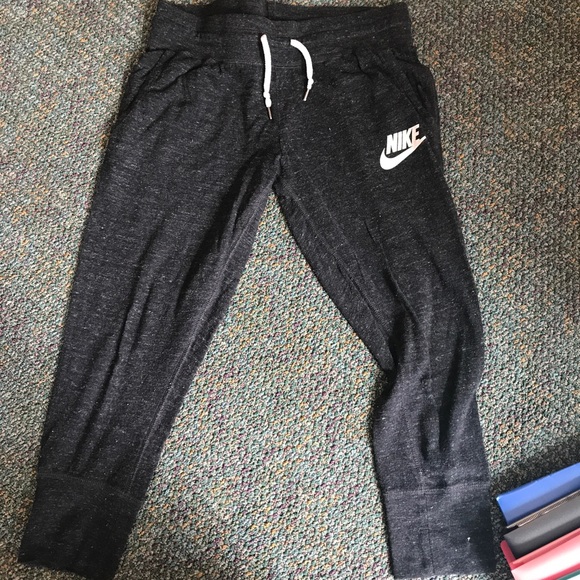 nike sweat capris